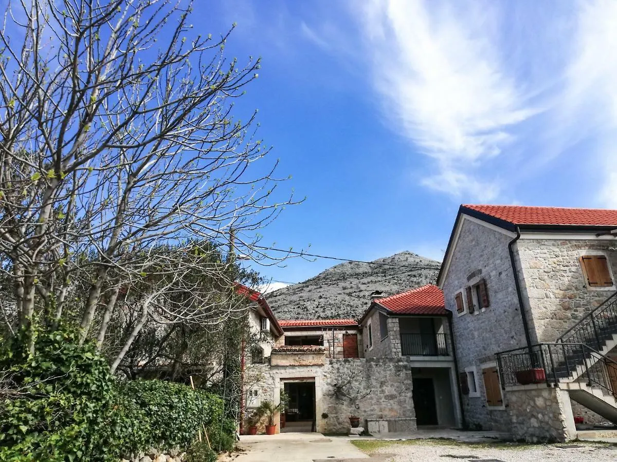 Apartments Branko Starigrad Paklenica