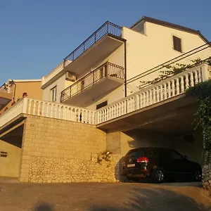 https://apartments-zuzul-trogir.hotels-in-trogir.com