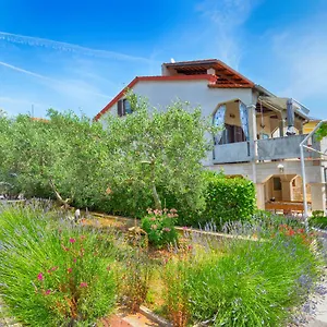 https://apartment-nada-1451.in-istria.net